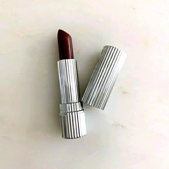 Estee Edit lipstick - Picture 1 of 1
